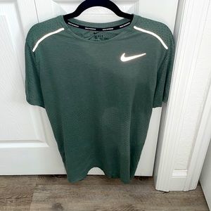 Nike dry fit shirt - running